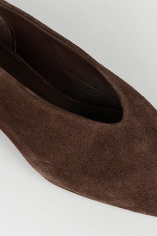 Wanda brown flats