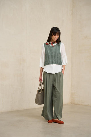 Elnara sage green vest